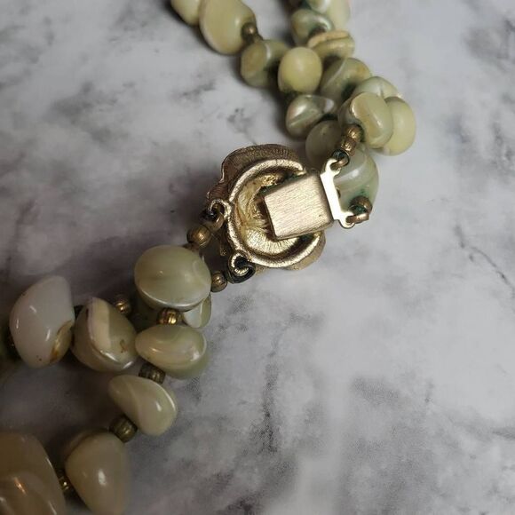 Vintage Rare Mother of Pearl Necklace with Pendent - Picture 13 of 16